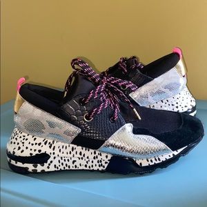 Steve Madden platform tennis ( great condition)